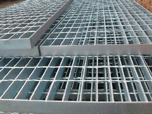 东美钢格板生产厂生产的热浸锌钢格栅板详细介绍